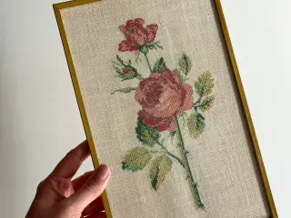 Broderi, rød rose