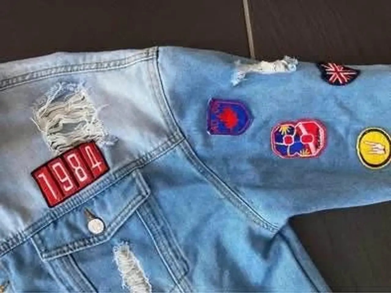 Billede 3 - Smart cowboyjakke med påsyede badges