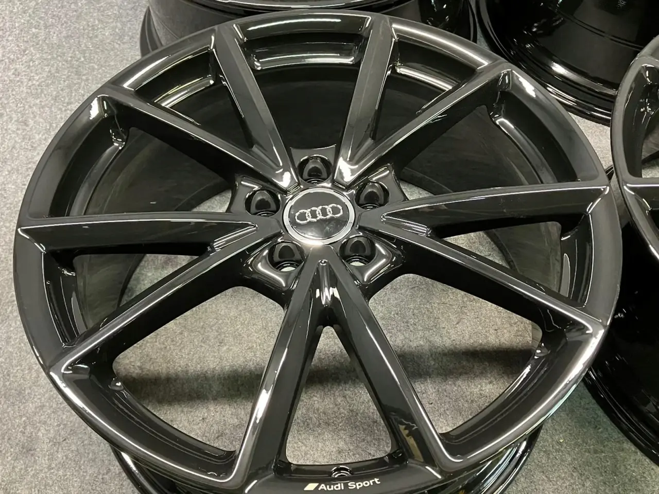Billede 5 - ALUFÆLGE AUDI TT 8S0 20"