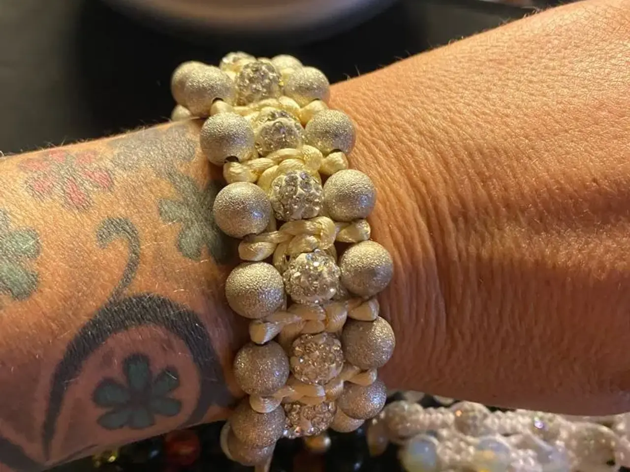 Billede 3 - Flotte nye knyttede armbånd
