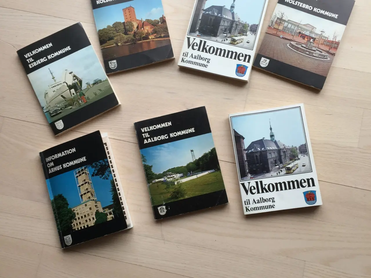 Billede 1 - Velkomstbøger fra Mostrups Forlag,