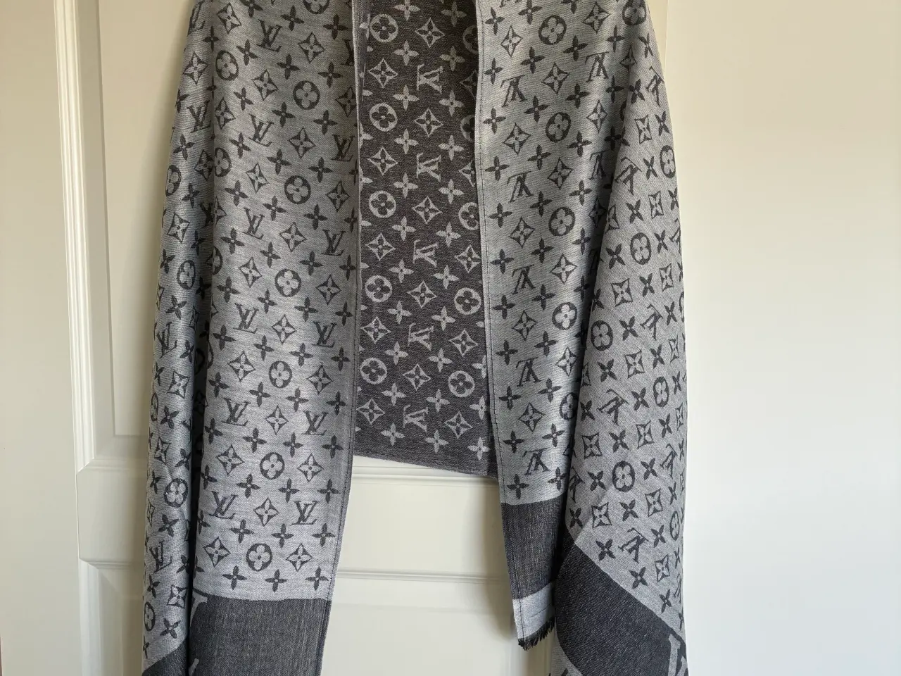 Billede 1 - Louis Vuitton tørklæde
