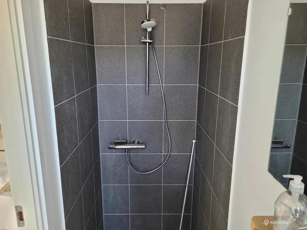 Billede 5 - 230m2. Lager / Produktion. kontor m.m.