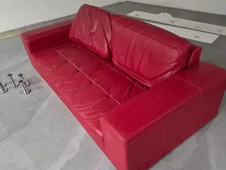 Sofa rødt ledder