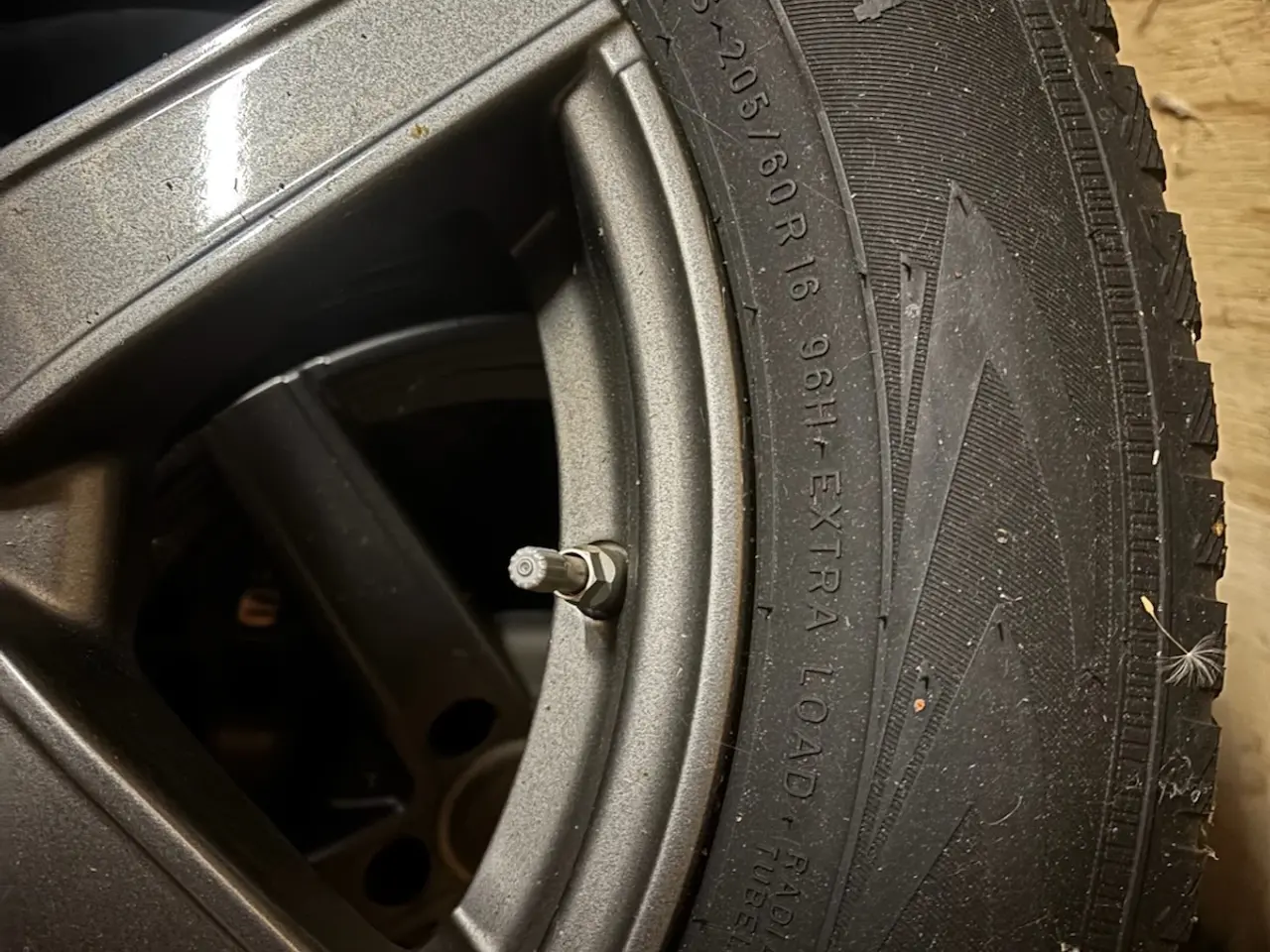 Billede 2 - MG ZS 4 stk. Vinterdæk med fælge 