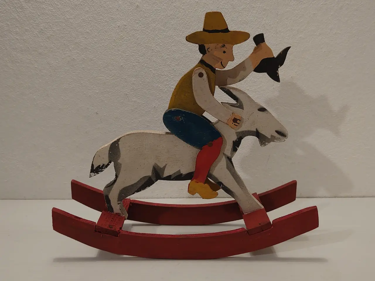 Billede 3 - Gammel Klods Hans gyngehest i træ. L.23cm. Ca.1950