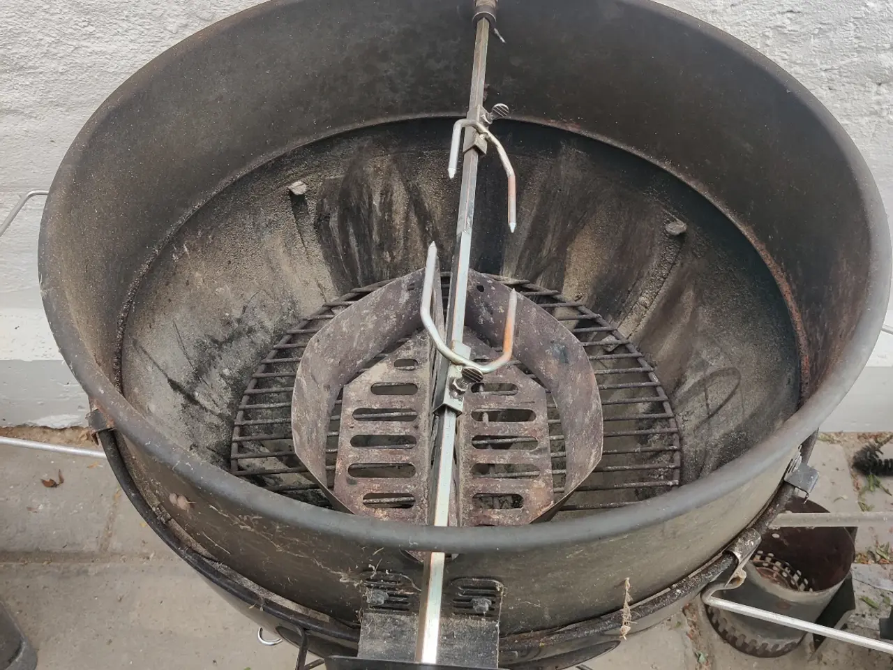 Billede 3 - Weber kuglegrill ø57 med 2 riste og masser af tilb