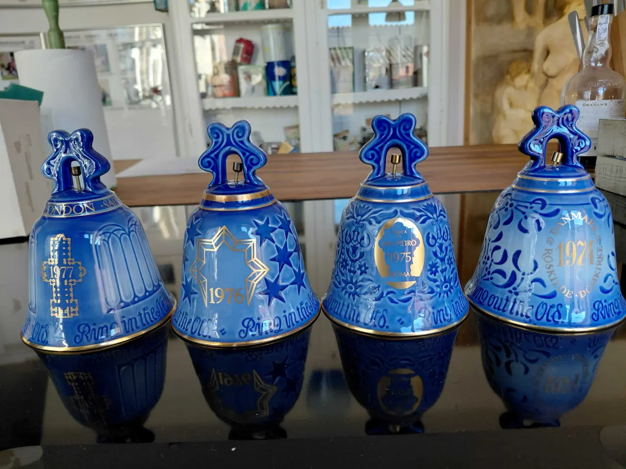 Billede 1 - Porcelæns årsklokker