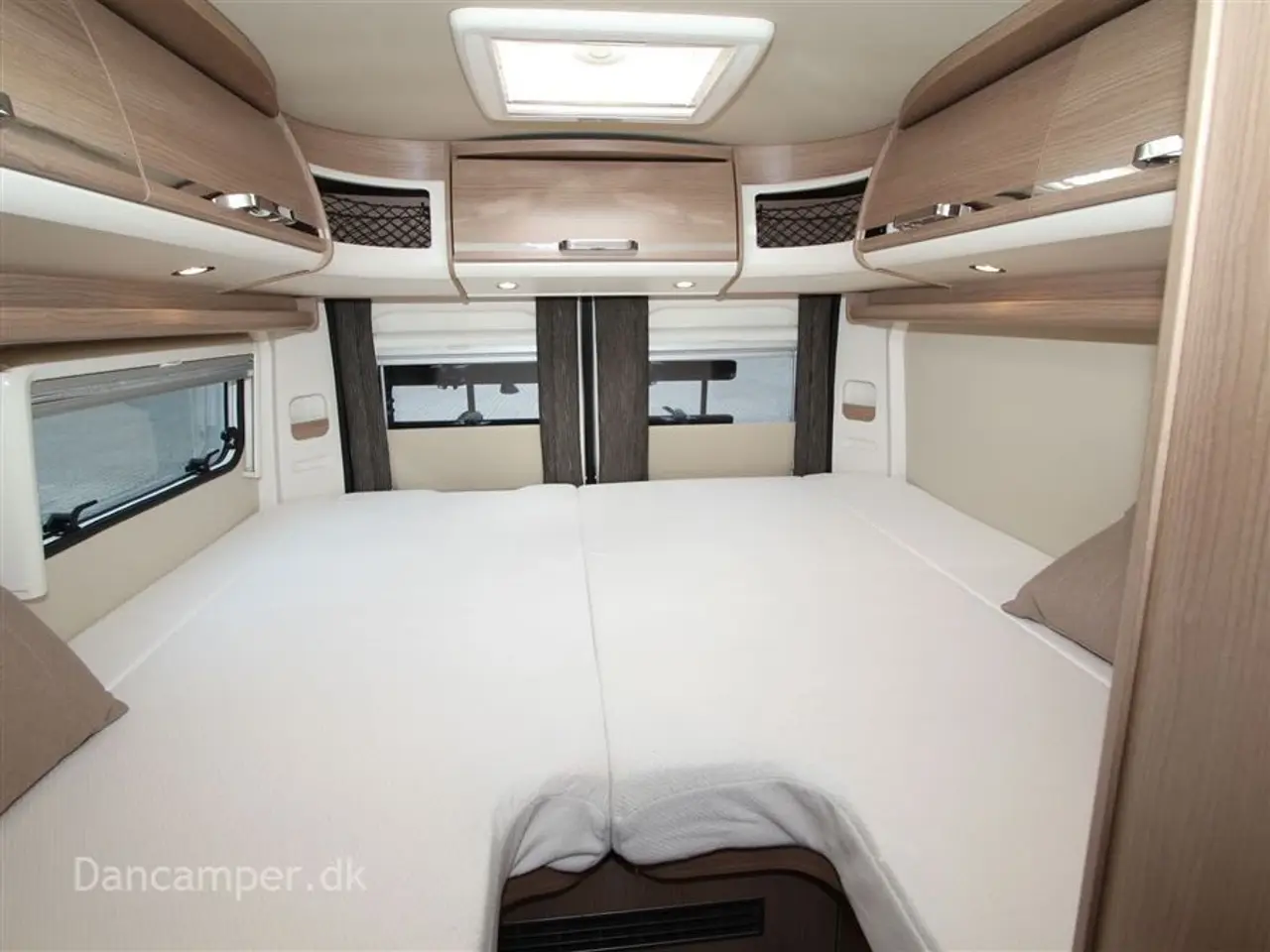 Billede 15 - 2019 - Carthago van 640 LE Chaming   Carthago Charming, Luksusvan godt udstyret - Enkeltsengsmodel. 150Hk Automatgear - Solcelle - inverter mm.