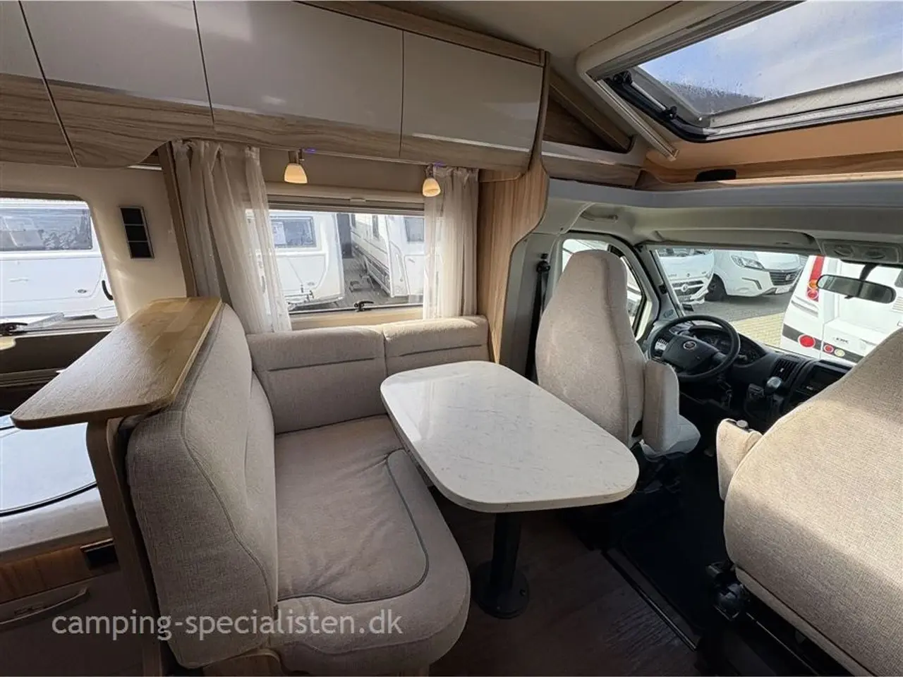 Billede 6 - 2018 - Hymer Tramp CL 698 60 Years Edition Hymer Tramp CL 698 60 Years Edition kan nu ses hos Camping-Specialisten