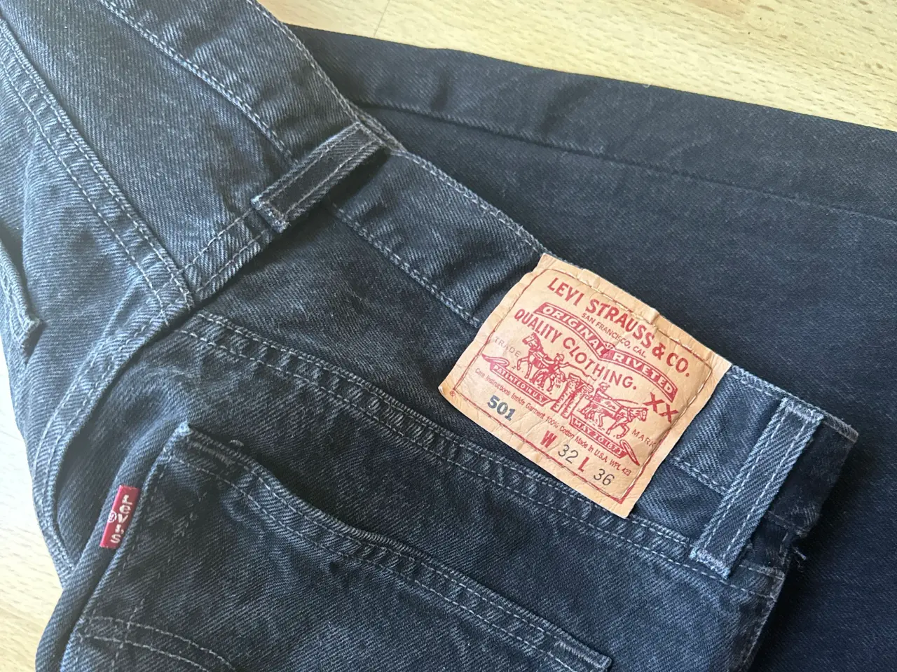 Billede 2 - Sorte Levis bukser ( unisex)