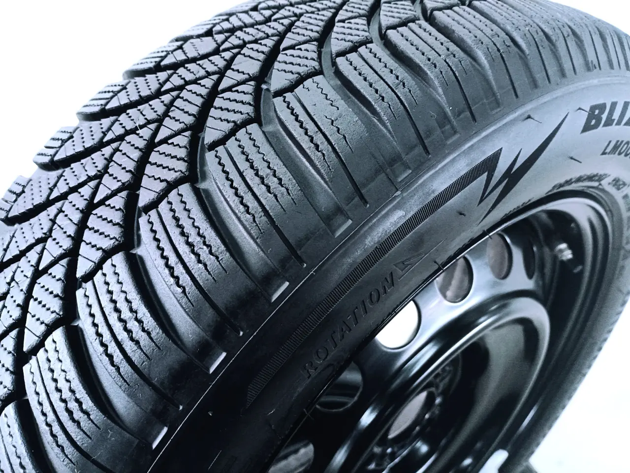 Billede 2 - 5x114,3 17" ET45 nav 60,1ø C-HR vintersæt inkl.TPM