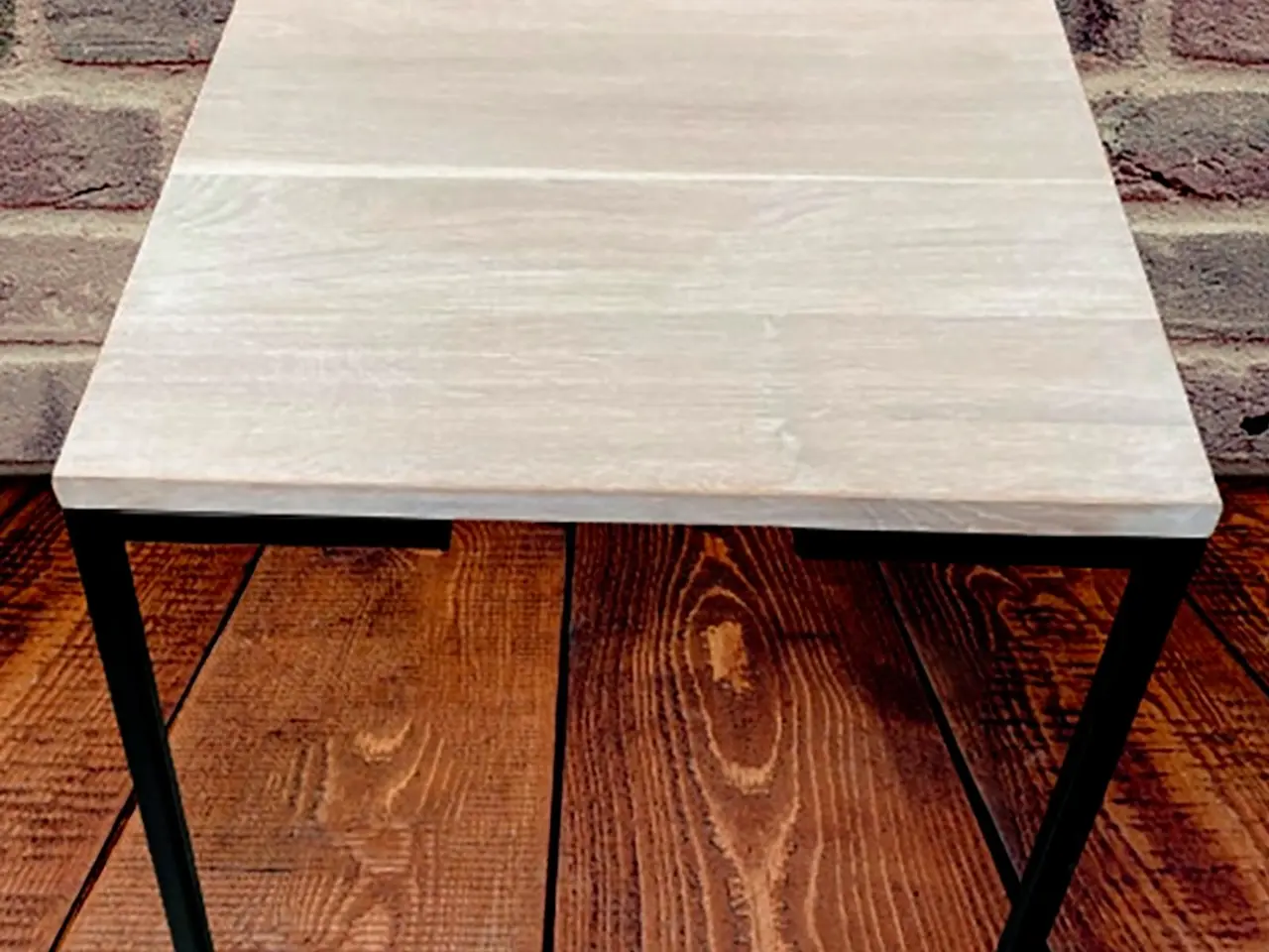 Billede 1 - Moderne sidebord i træ og metal