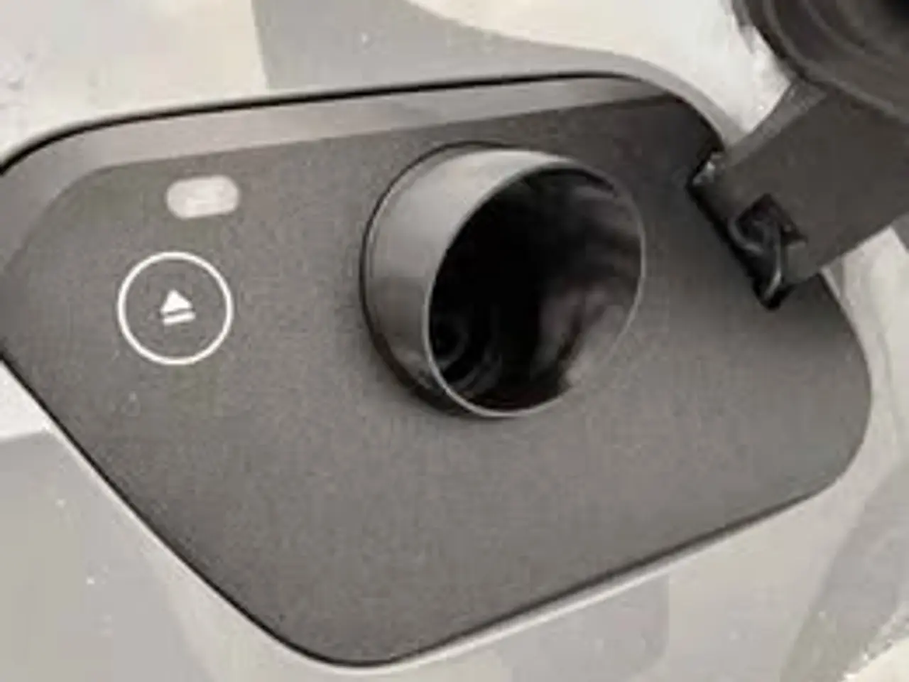 Billede 1 - Lade cover VW ID3 sælges.