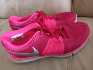 FLOTTE NIKE SNEAKERS STR 40