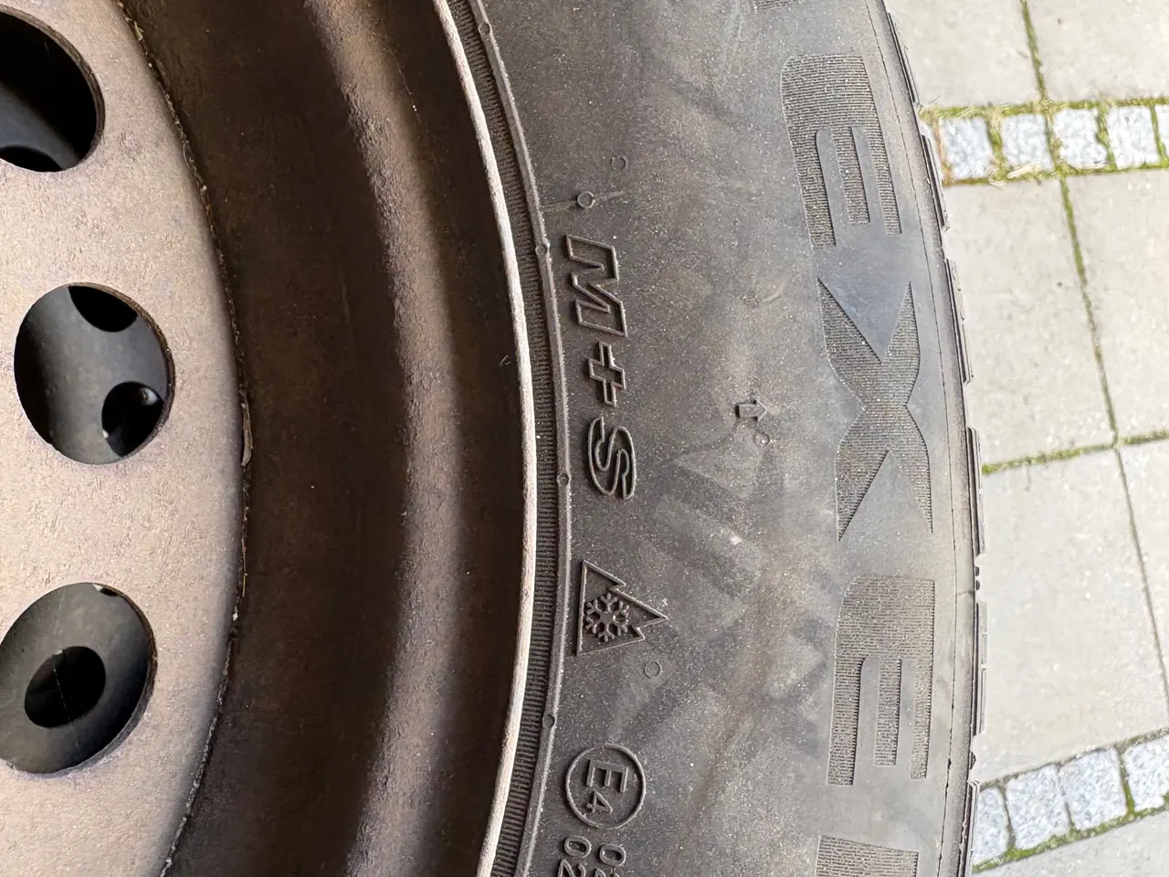 Billede 6 - Vinterdæk 215/65R16 ca. 6mm mønster