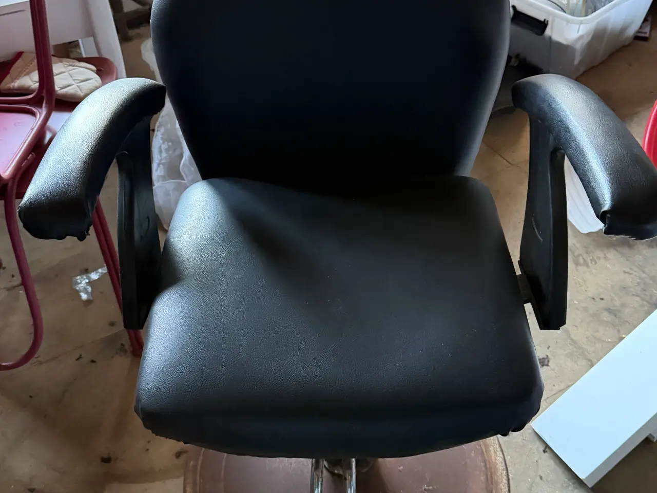 Billede 1 - Flot barberstol i patina