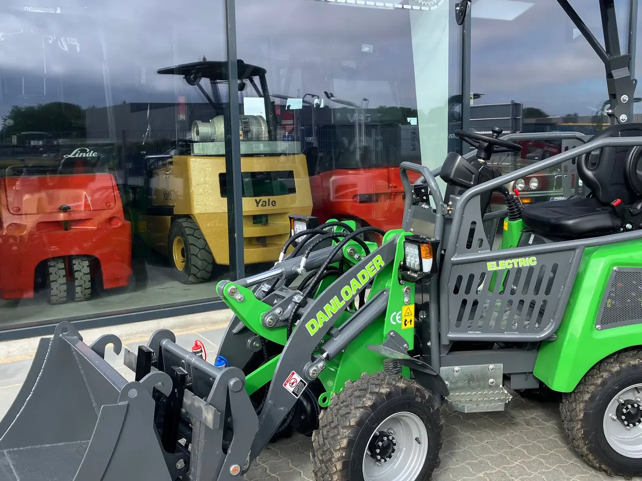 Billede 1 - Danloader 1010E Danloader 1010 med Liumbatteri 950kg løft.