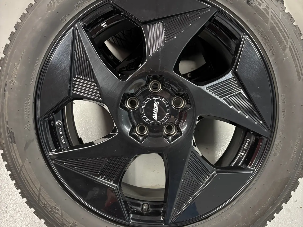 Billede 1 - 4 stk. 19” Alutec Solar fælge med Vinterdæk