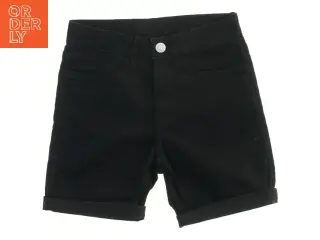Korte bukser fra H&M (str. 140)