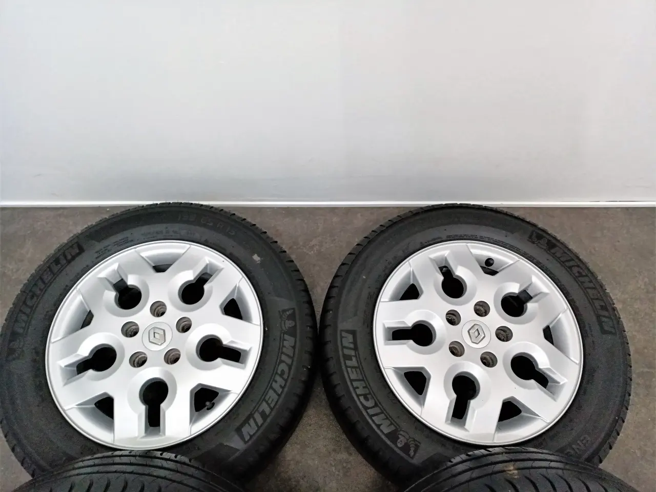 Billede 4 - 5x108 15" ET44 nav 60,1ø Renault sommersæt