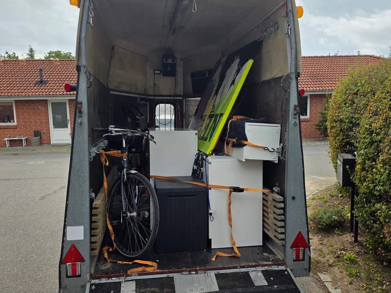 Billede 10 - Unik Cargo Trailer med lys, bænke og varme