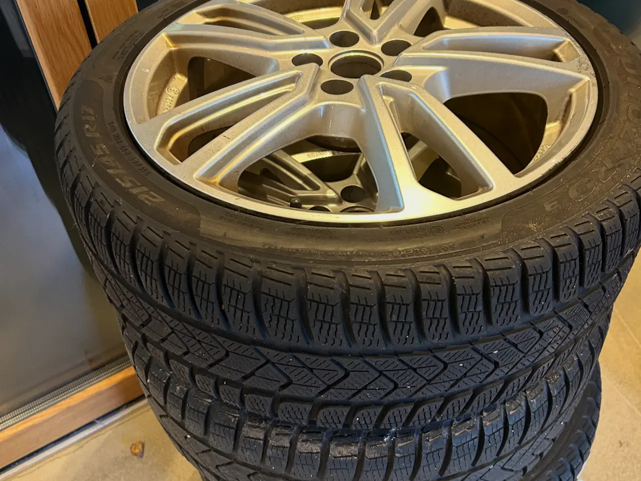 Billede 3 - 17" Alufælge med Pirelli vinterdæk til Audi A1 – 2