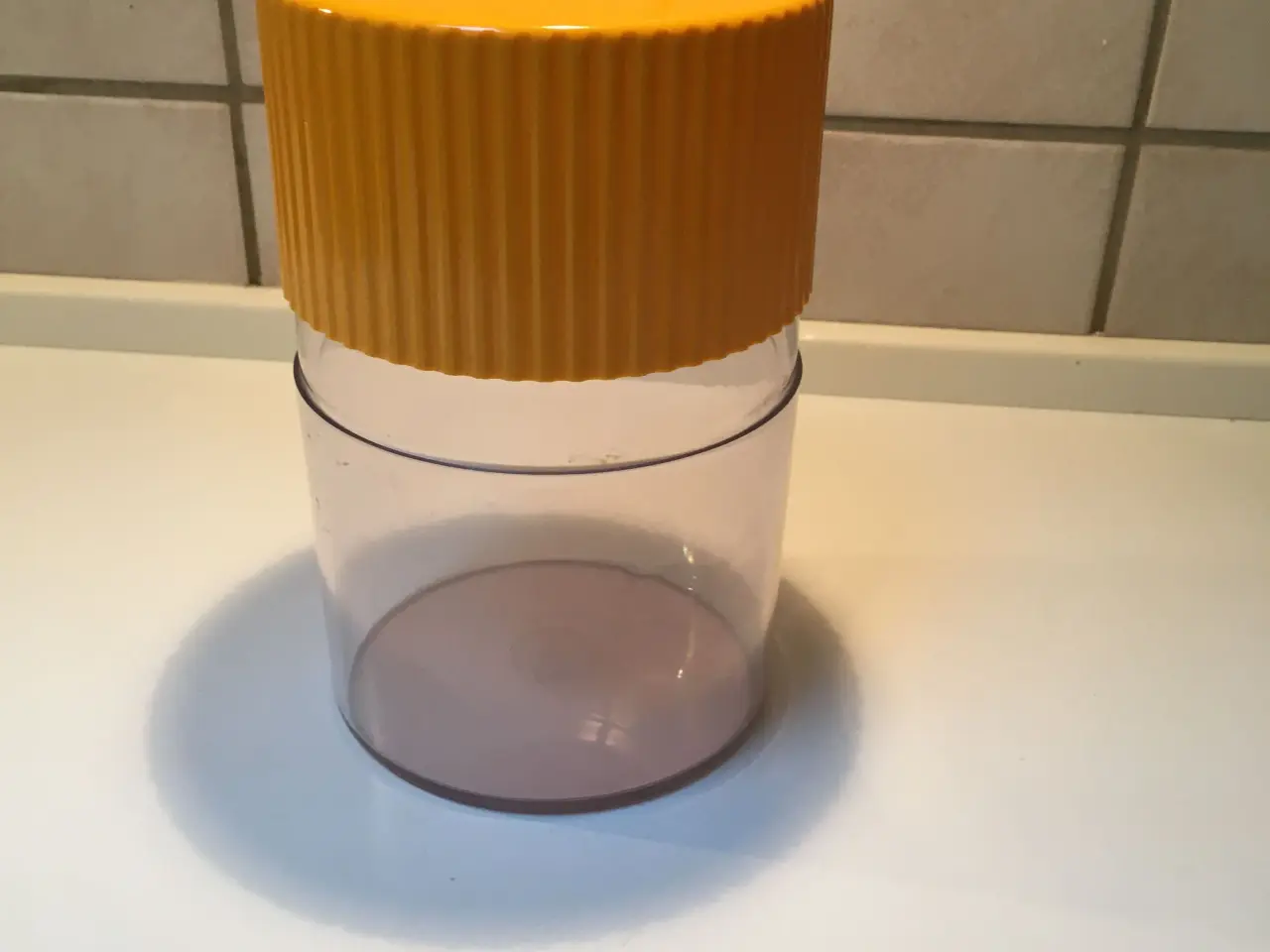 Billede 3 - Plast dåse 2 stk. Retro