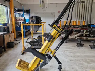 Kraftig P. Lindberg brændekløver 11 ton – 400V
