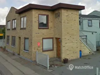 Lagerhal med kontor/omklædning