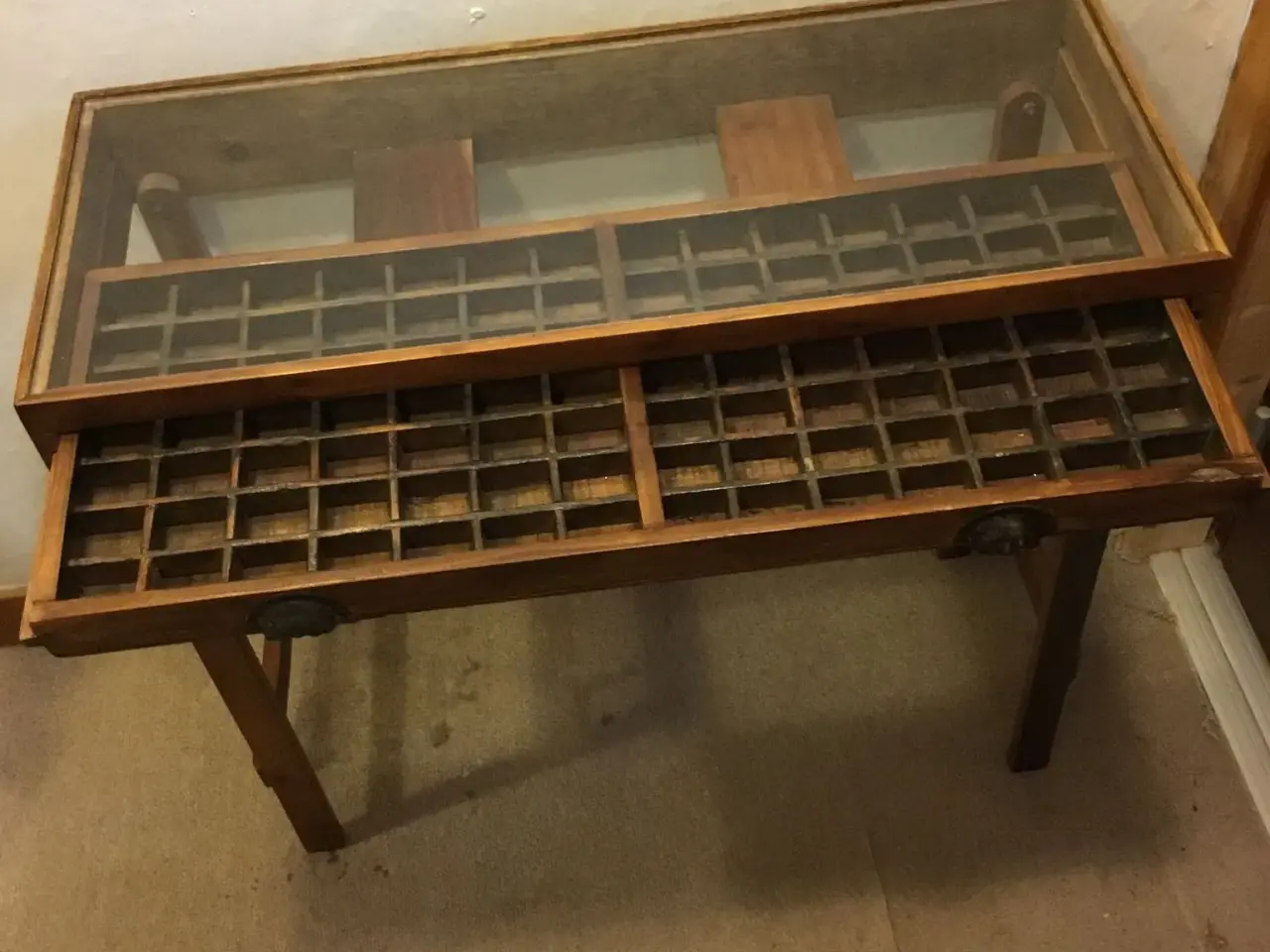 Billede 2 - Smuk stilfuld kondolbord