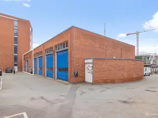 2-plans erhvervslejemål med portadgang