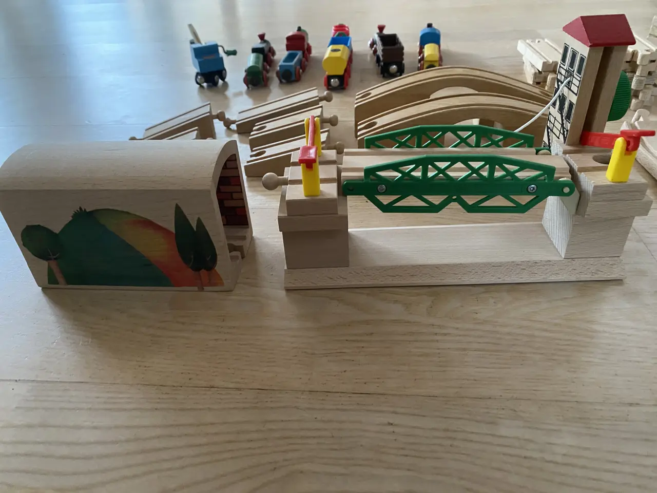 Billede 3 - BRIO togbane med tog og vogne