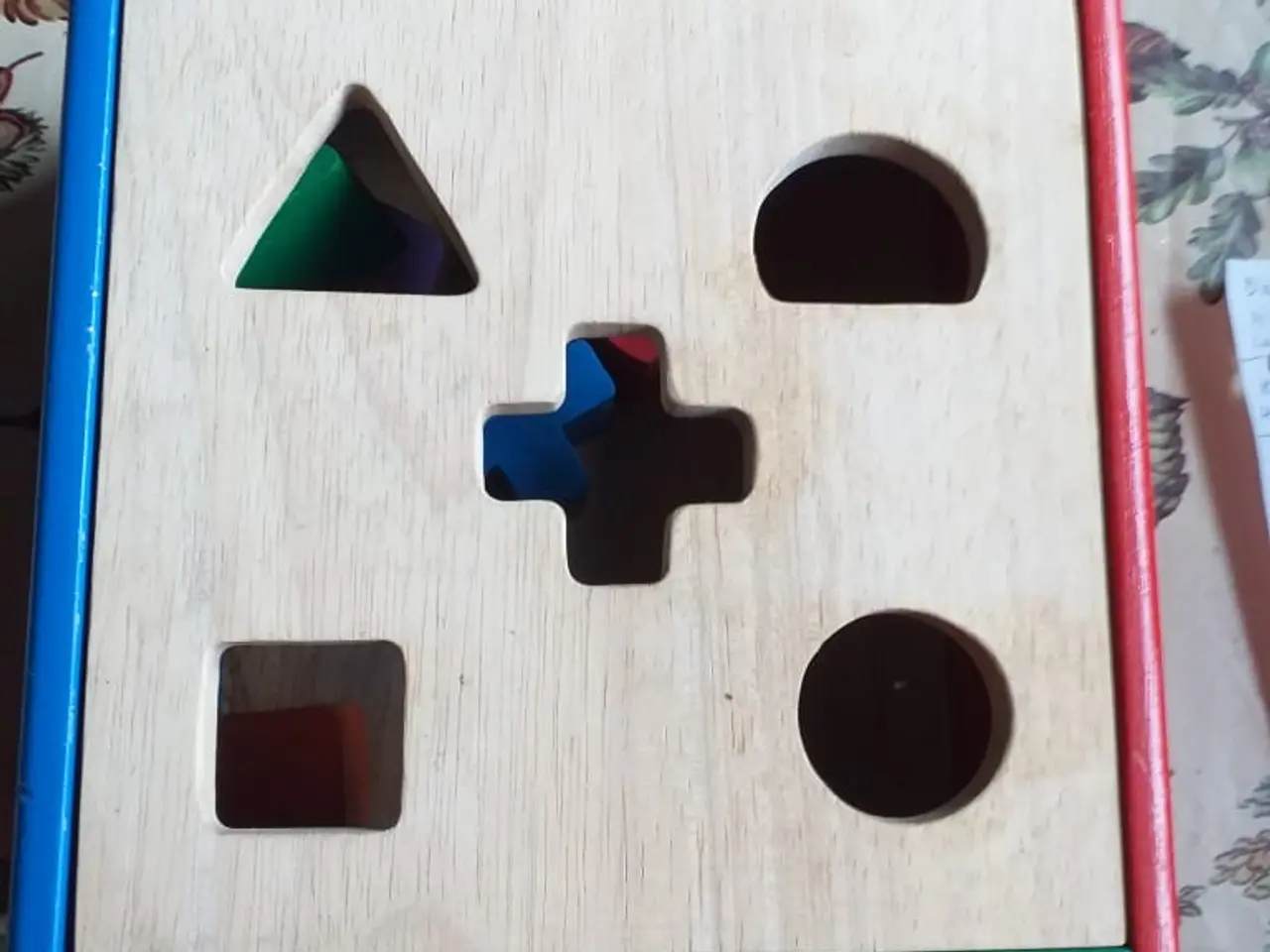 Billede 1 - Pullboks med 5 figurer den er fra 1 år.