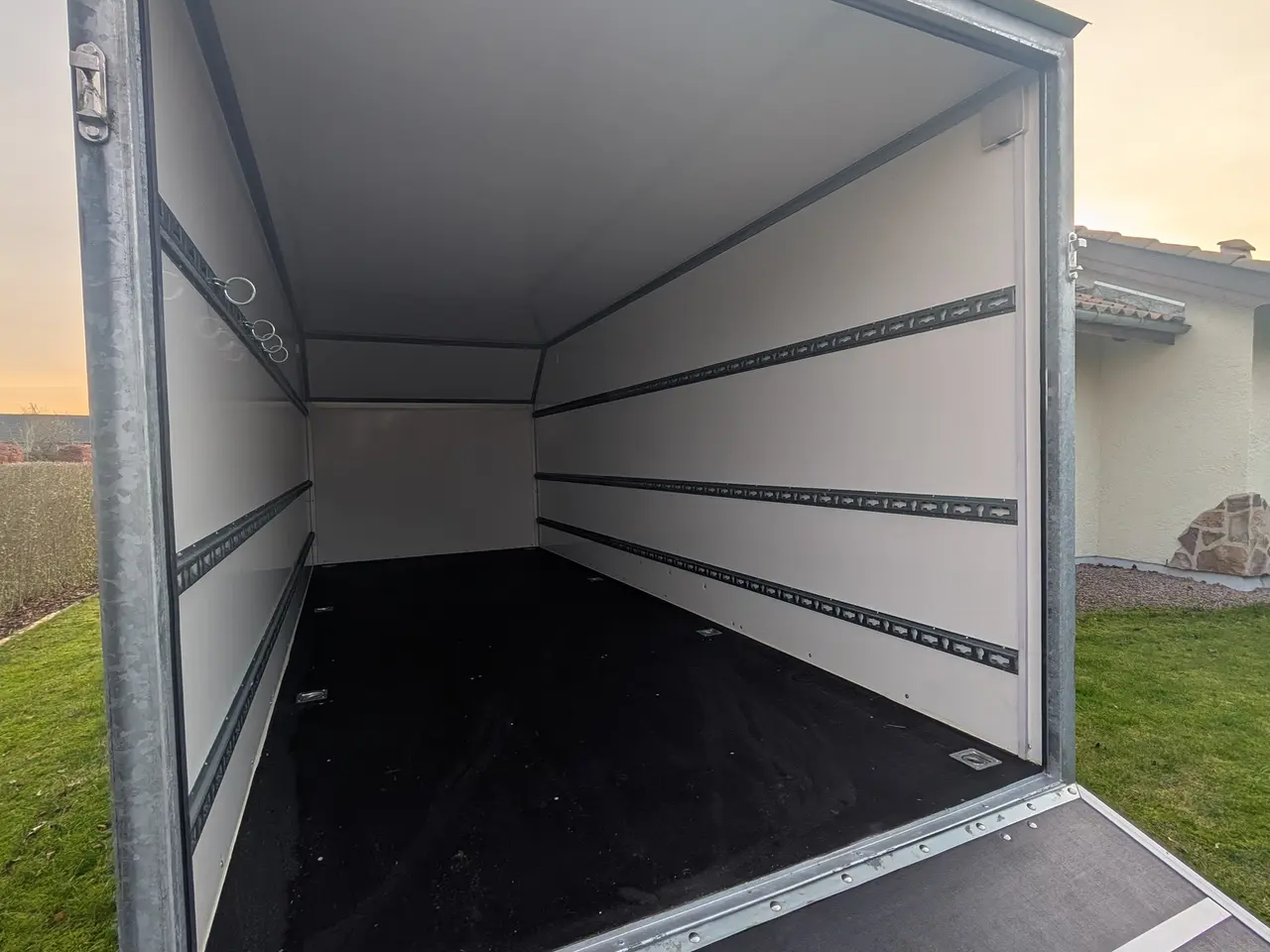 Billede 3 - Kæmpe 5 m lukket flyttetrailer rampe aerofront