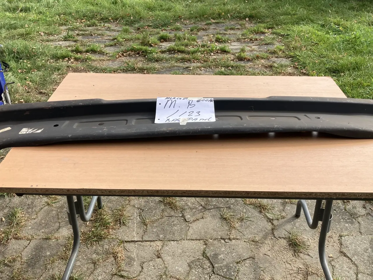 Billede 1 - Mercedes / 123 Bagpanel