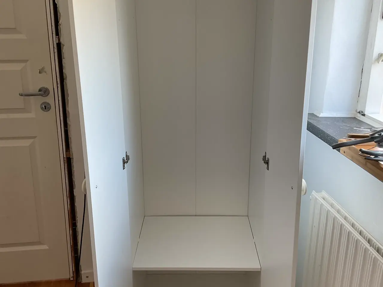 Billede 2 - Godishus garderobeskab