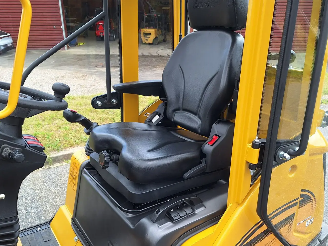 Billede 11 - Eurotrac W11 mellem arm  førehus