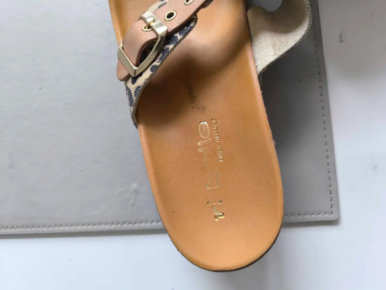 Billede 2 - Sandaler made i Italy meget flotte 