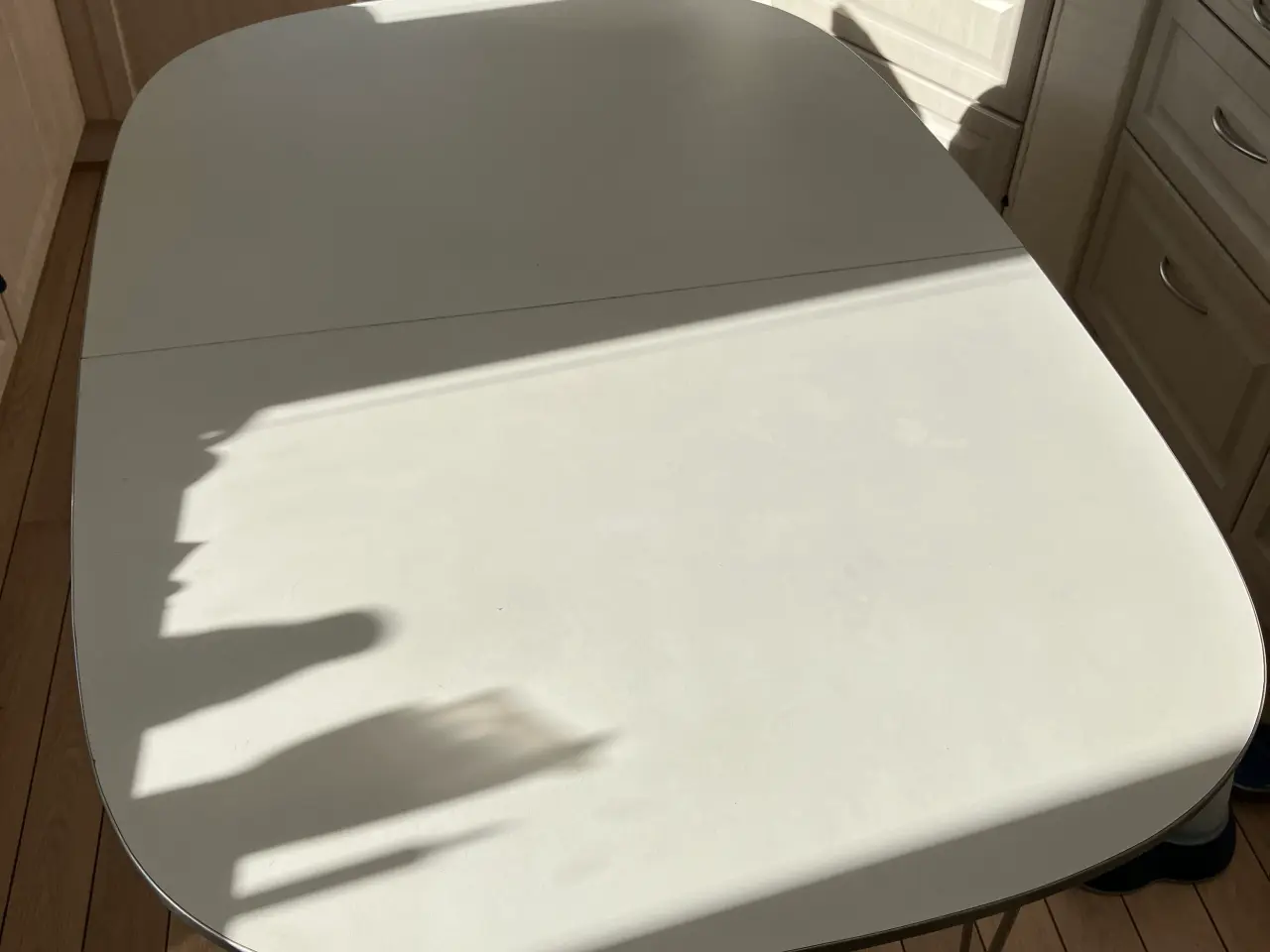 Billede 1 - Ellipsebord hvid med stålben 