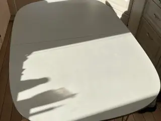 Ellipsebord hvid med stålben