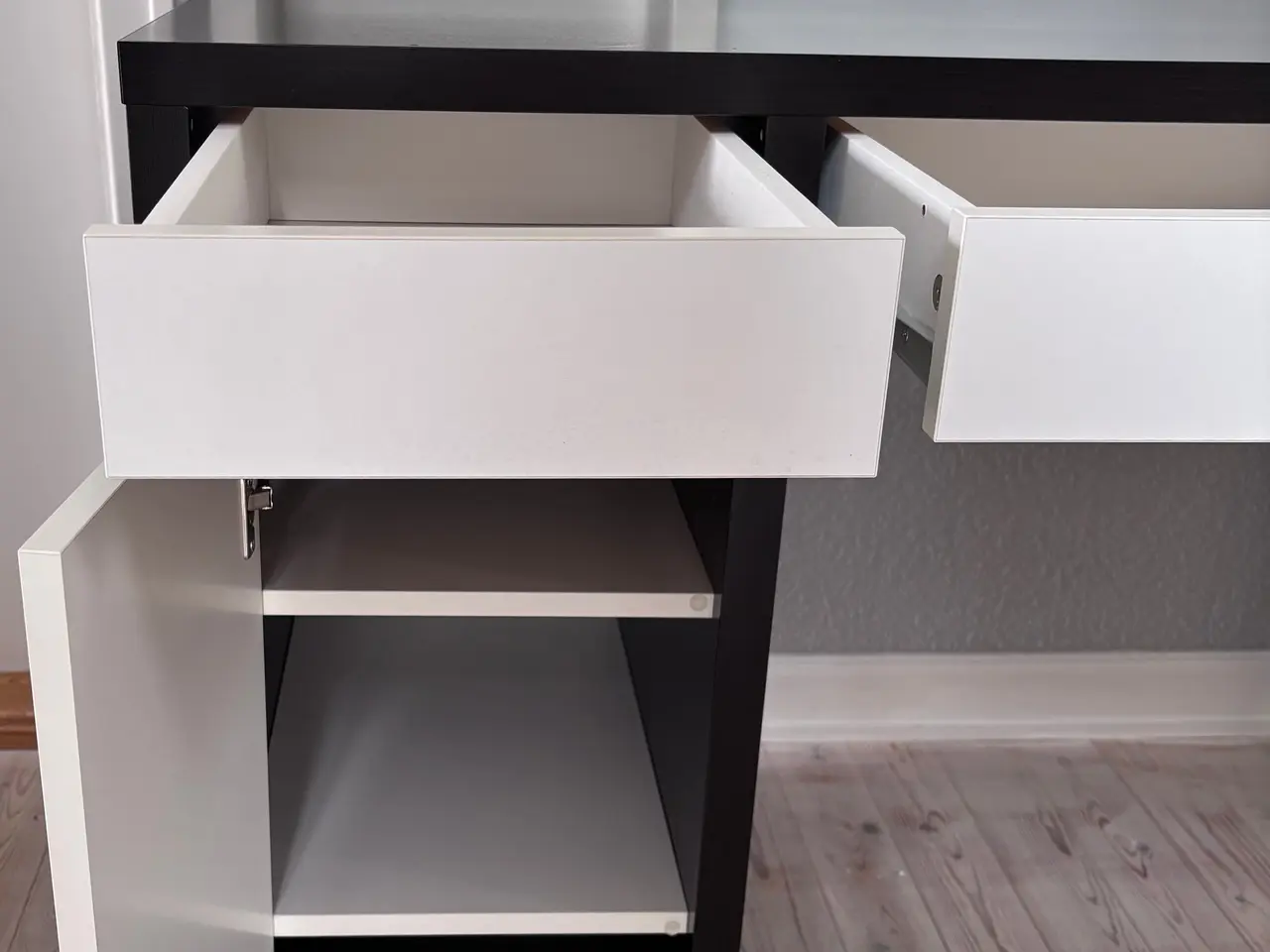 Billede 4 - IKEA Micke skrivebord