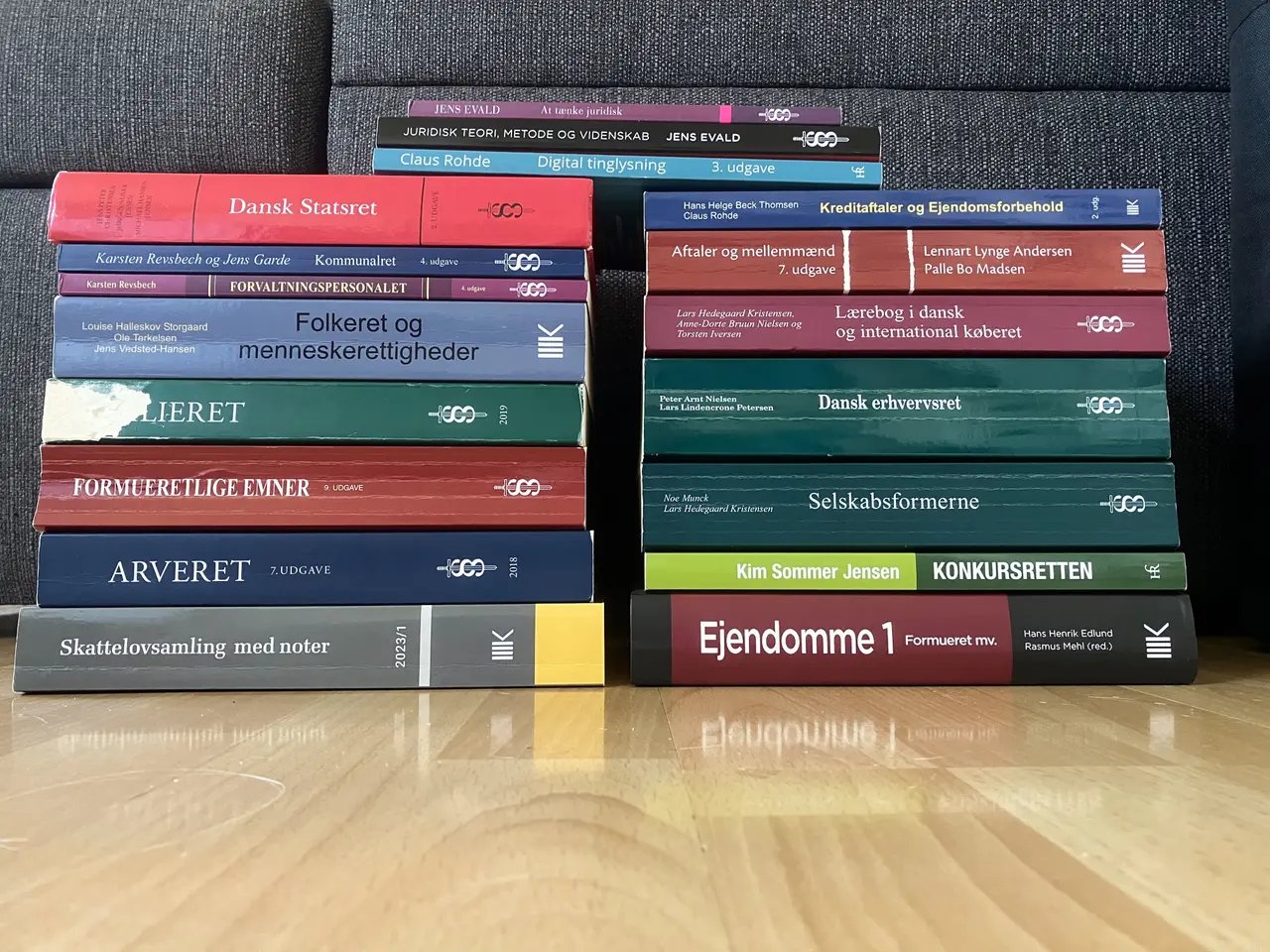 Billede 18 - Jurastudie – 18 bøger.     