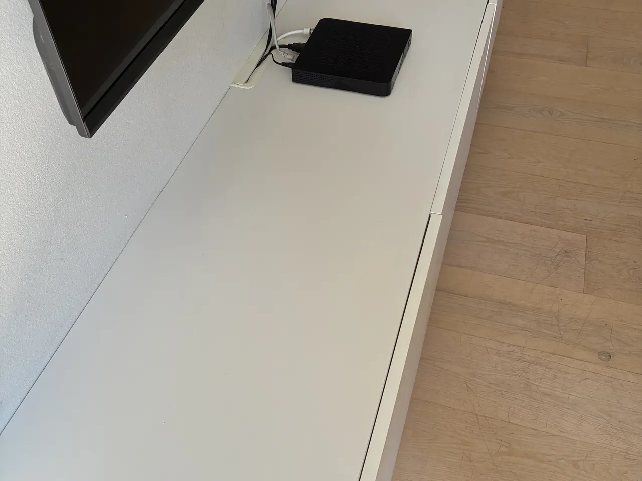 Billede 3 - TV bord hvidt