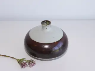 Stentøjs vase af keramiker Niels Refsgaard