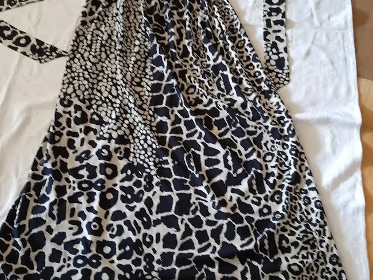 Billede 4 - Maxi, f. Ronnie Nicole-Leopard med halter neck /44