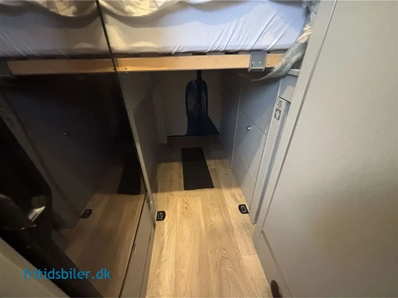 Billede 9 - 2024 - Hymer Free S600 Blue Evolution 170 HK Hymer Free S600 bygget på MB Sprinter i en Blue Evolution med Hævetag og fed Grøn farve