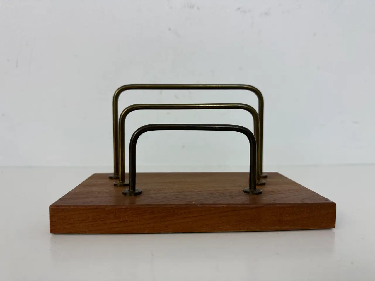 Billede 2 - Retro papirholder / brevholder i teak og messing