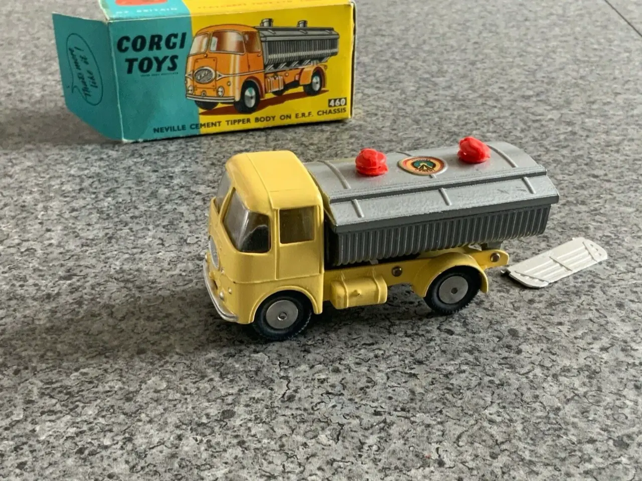 Billede 1 - Corgi Toys 460 Neville Cement Tipper Body E.R.F.