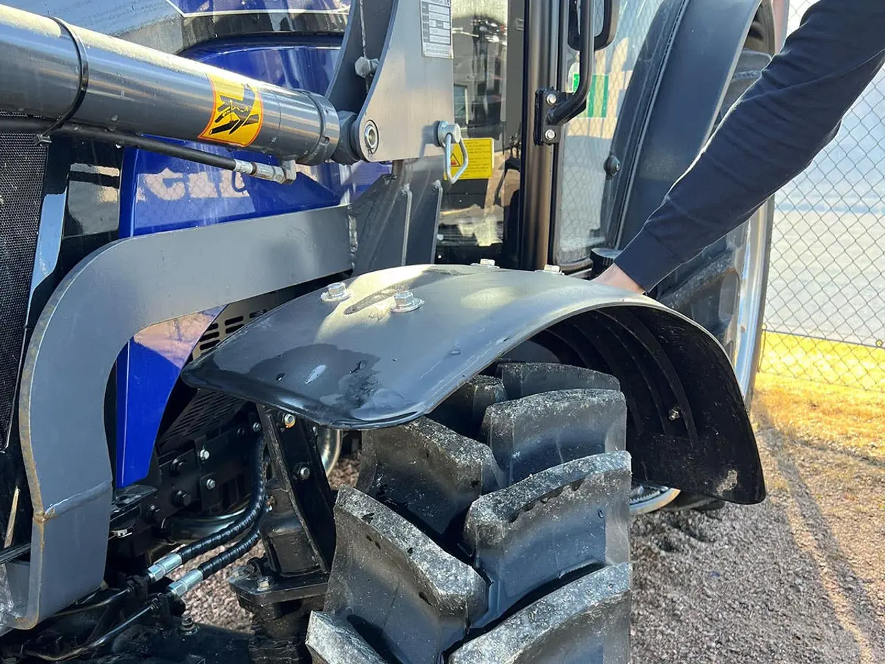 Billede 18 - Traktor Lovol 75 hk 4WD med frontlæsser, Stage V